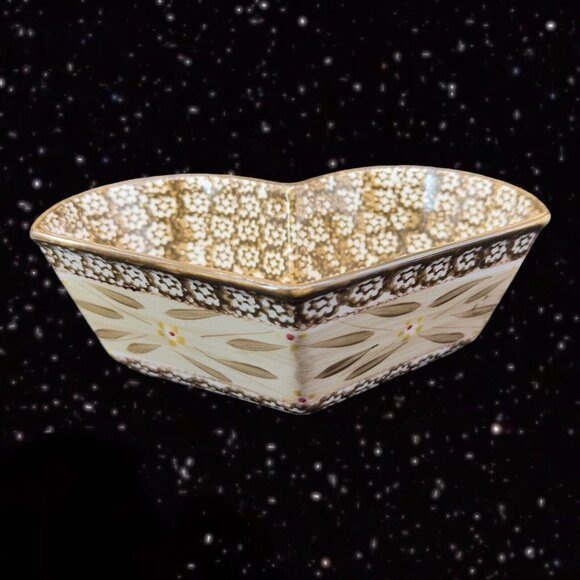 Temptations Ovenware by Tara Heart Shaped Green Bowl Old World 1QT FKI CERAMIC - Picture 1 of 10